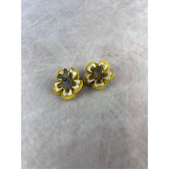 Vintage 1950s 1960s Flower Power Screwback Earrings - Picture 7 of 7